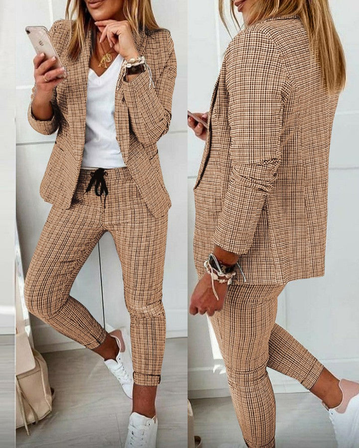 Noelani fitted blazer pant suit with wide leg pants – image 5