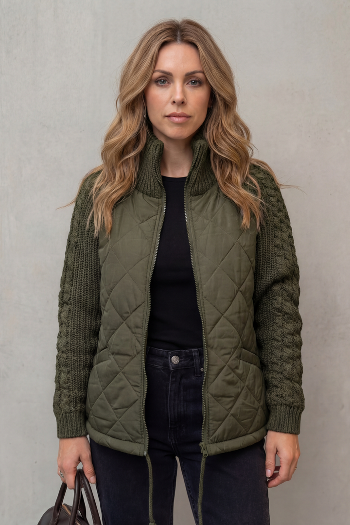 Sierra quilted puffer jacket with knit trim – image 12