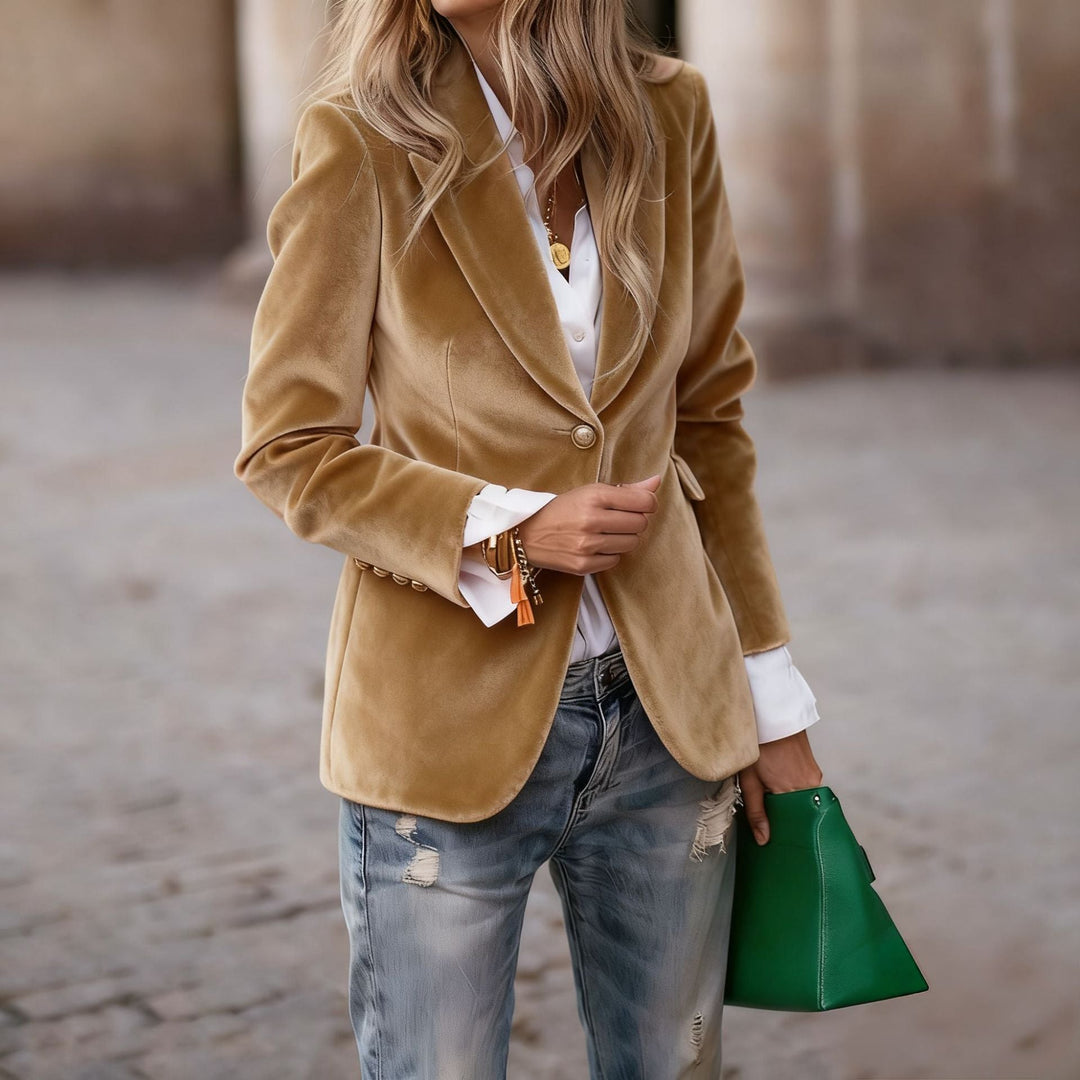 Laila fitted velvet blazer jacket – image 11