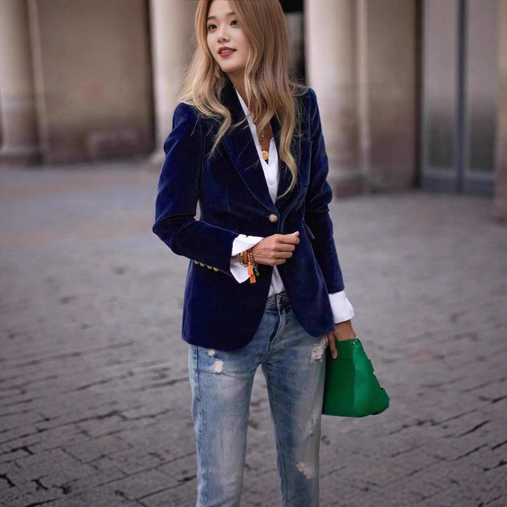 Laila fitted velvet blazer jacket – image 3
