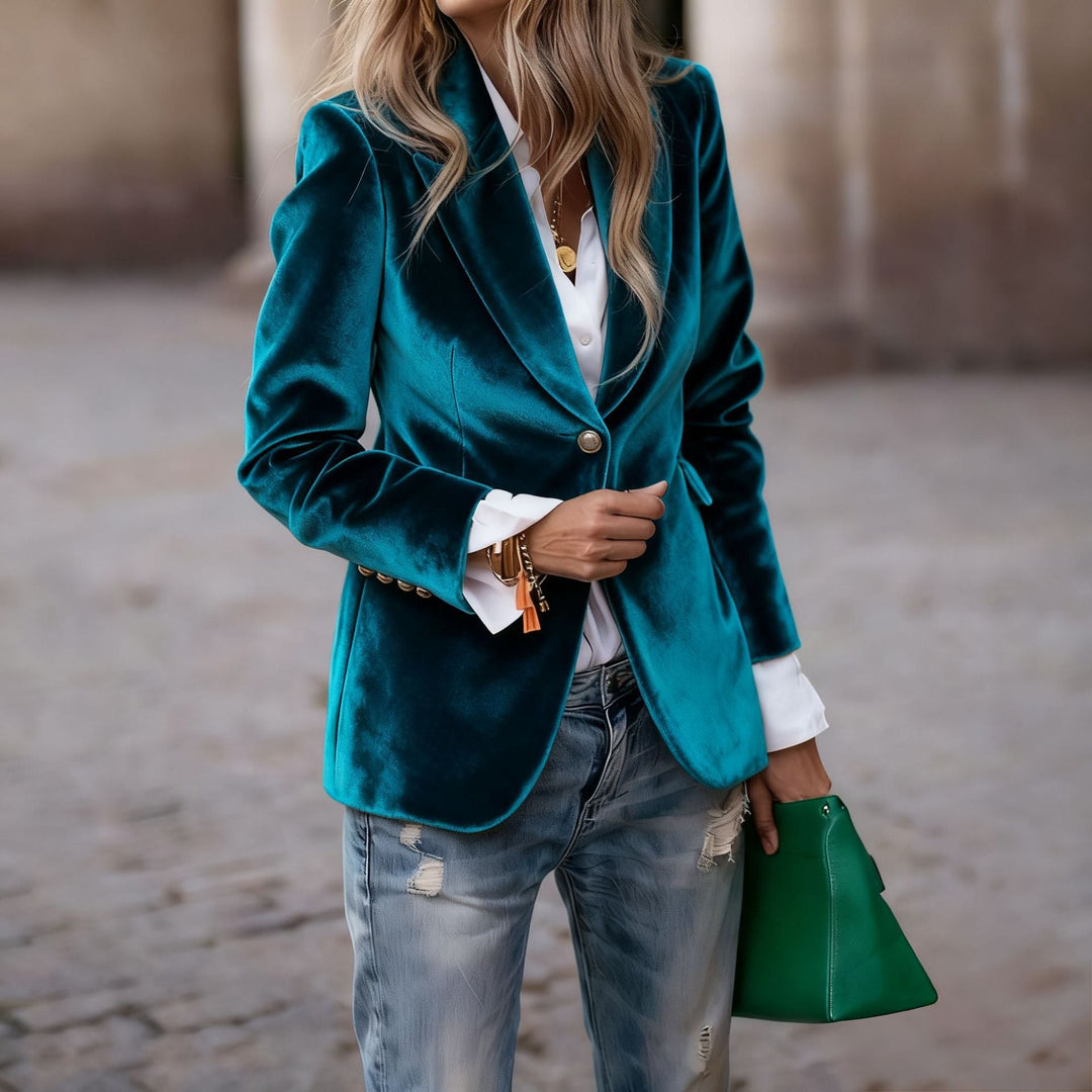 Laila fitted velvet blazer jacket – image 8
