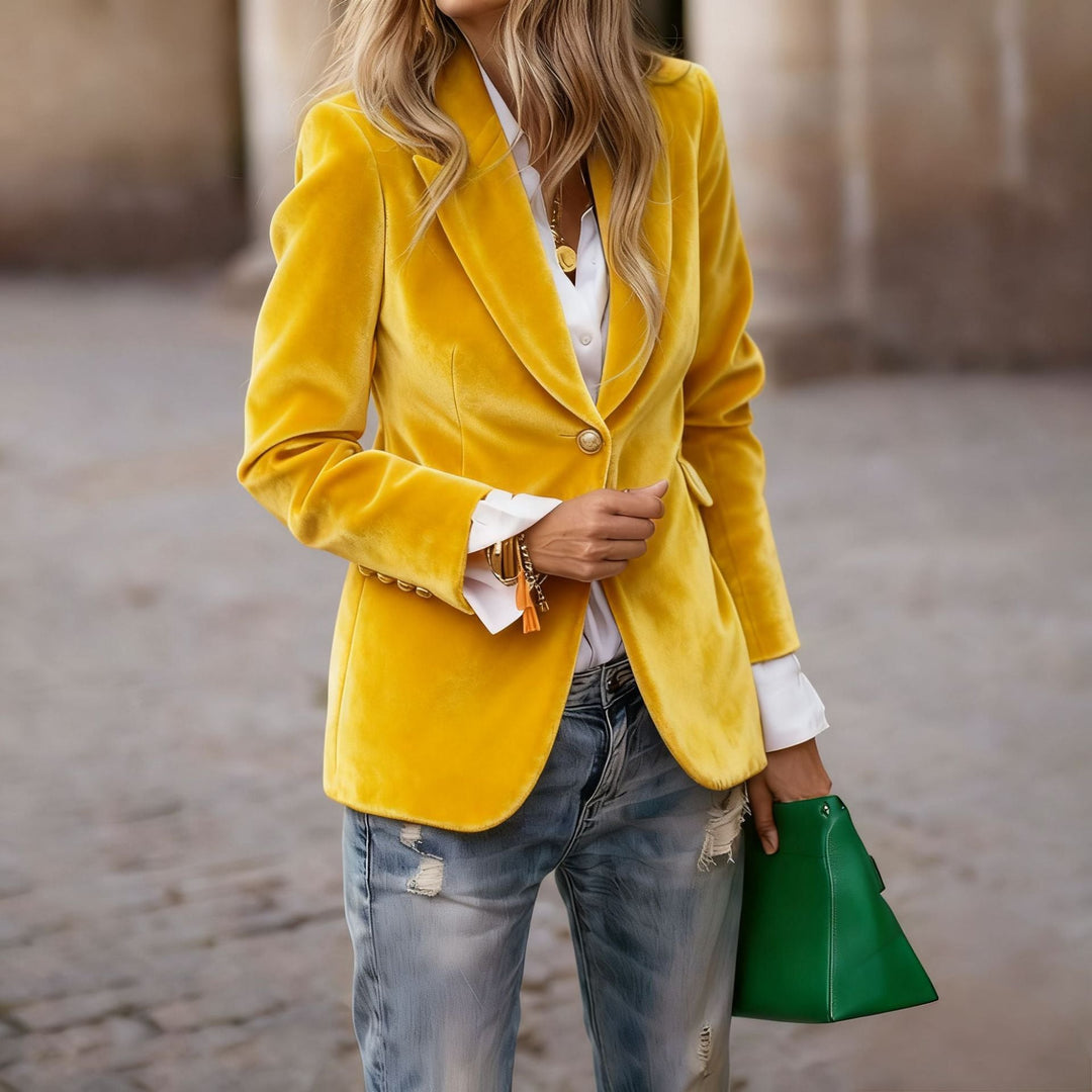 Laila fitted velvet blazer jacket – image 12
