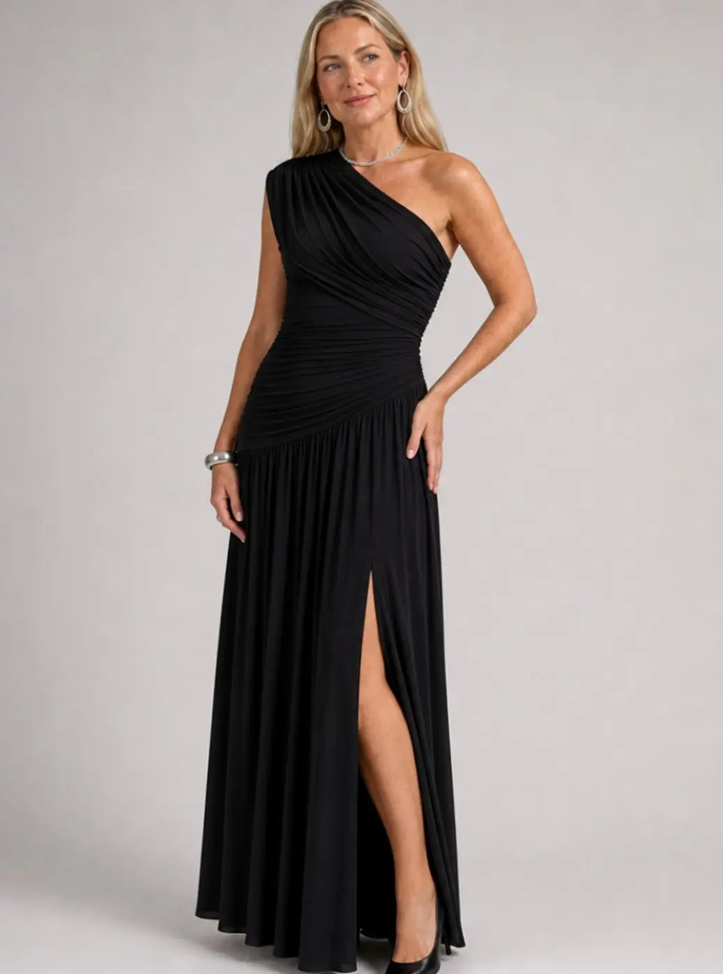 Everleigh gathered one shoulder maxi dress with split – image 4
