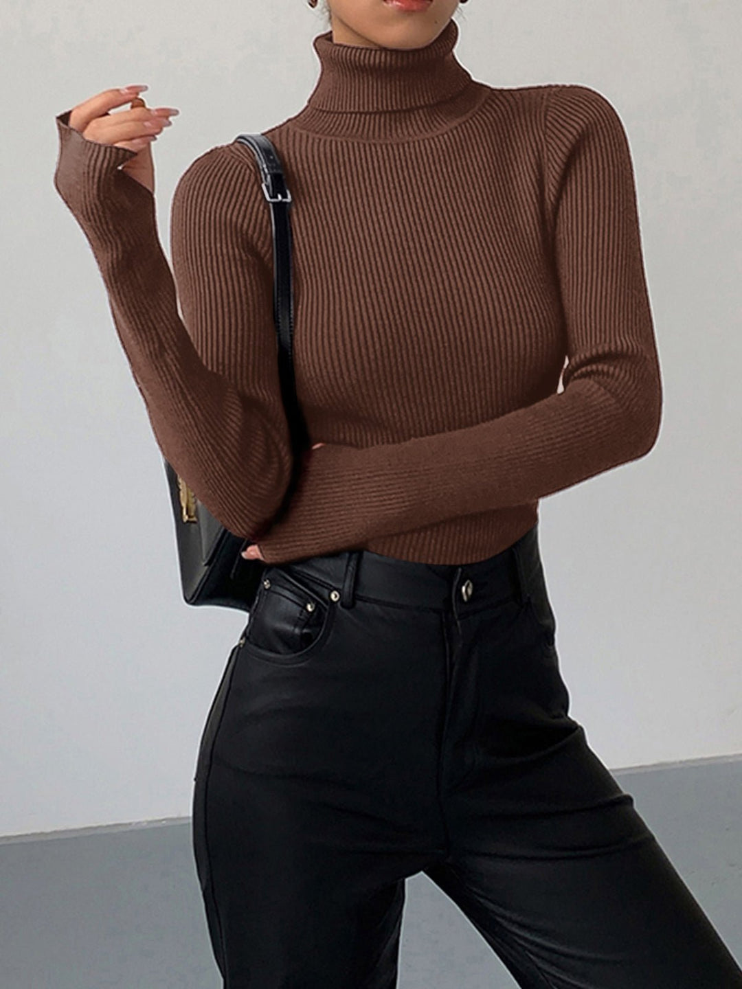 Viviana fine rib turtleneck sweater – image 4