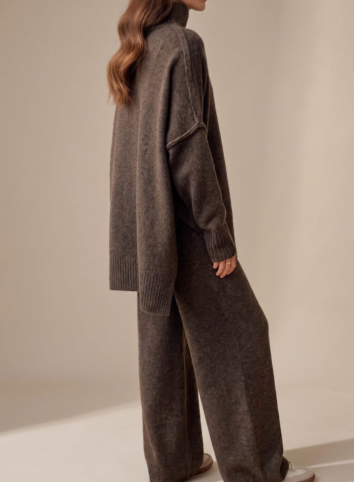 Clarisse oversized turtleneck lounge set – image 8