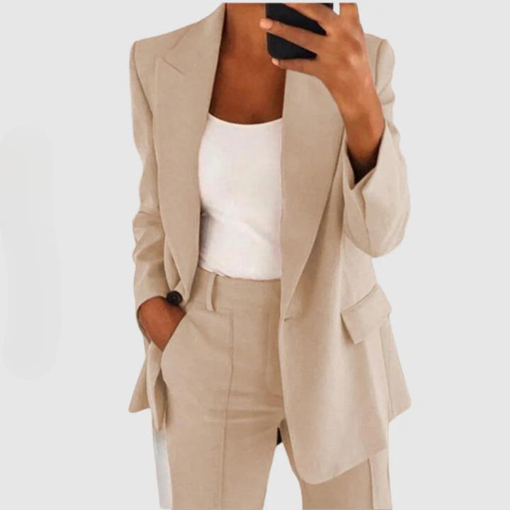 Camilla tailored blazer and pants suit – image 6