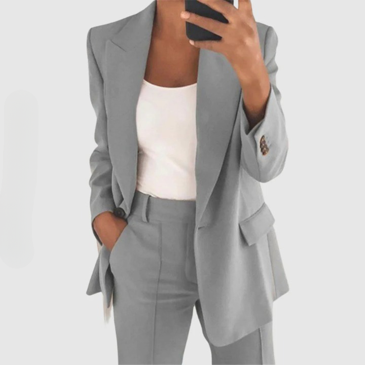 Camilla tailored blazer and pants suit – image 7