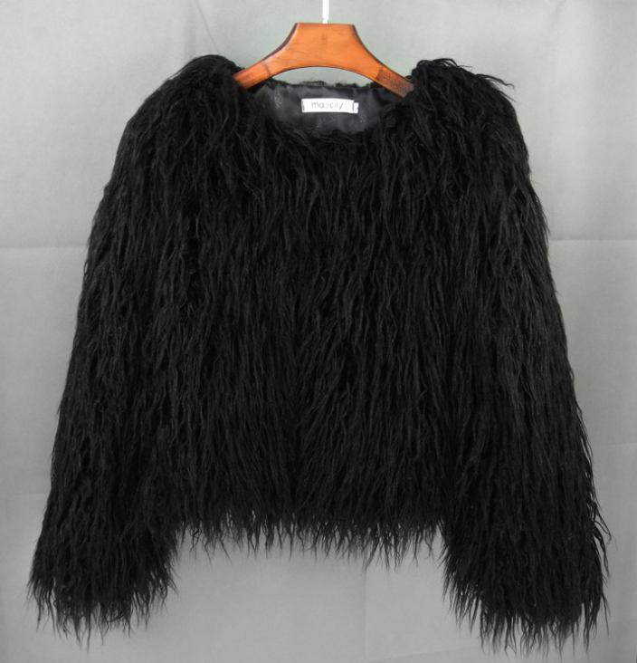 Priscilla faux fur coat – image 6