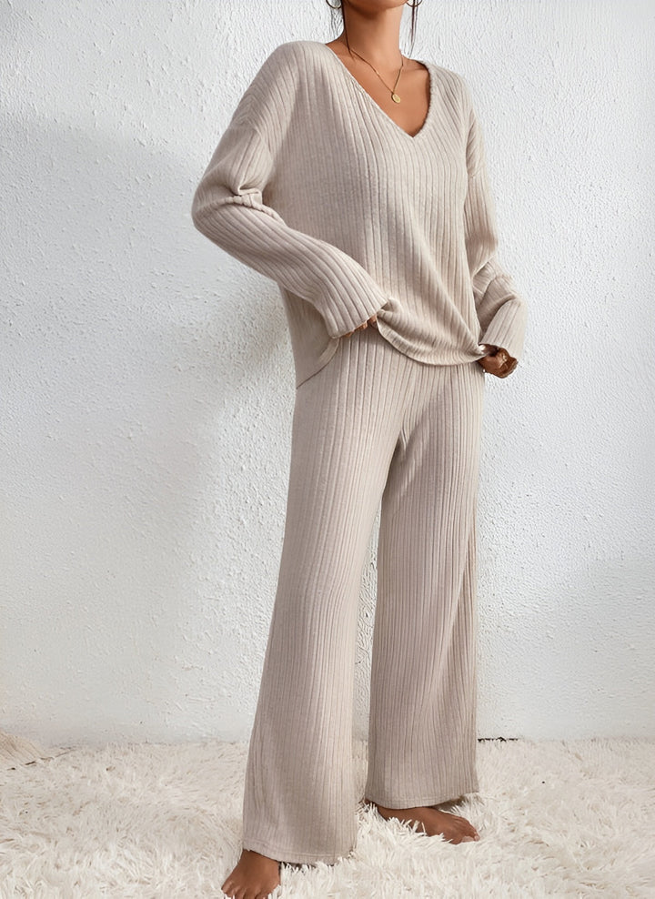 Willa two piece v neck knit set – image 3