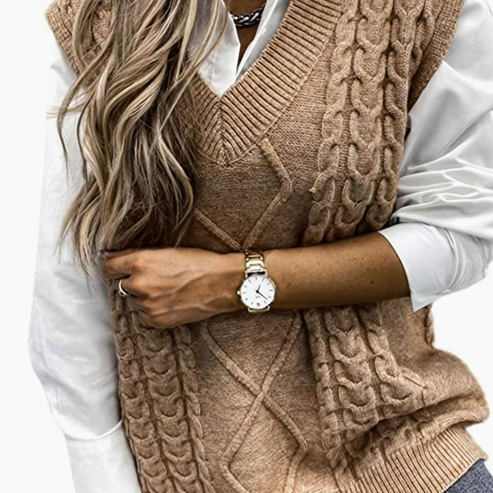 Lucy cable knit V neck sweater vest – image 6