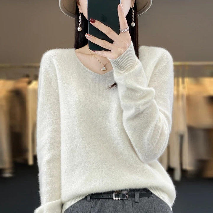 Lillian v neck wool sweater – image 11