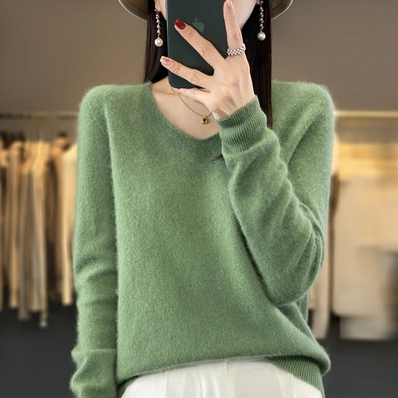 Lillian v neck wool sweater – image 14