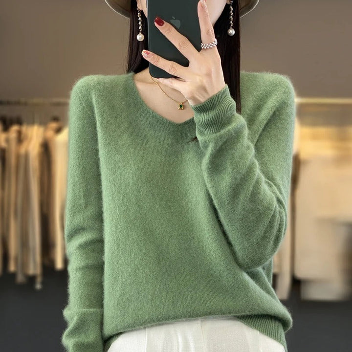 Lillian v neck wool sweater – image 14