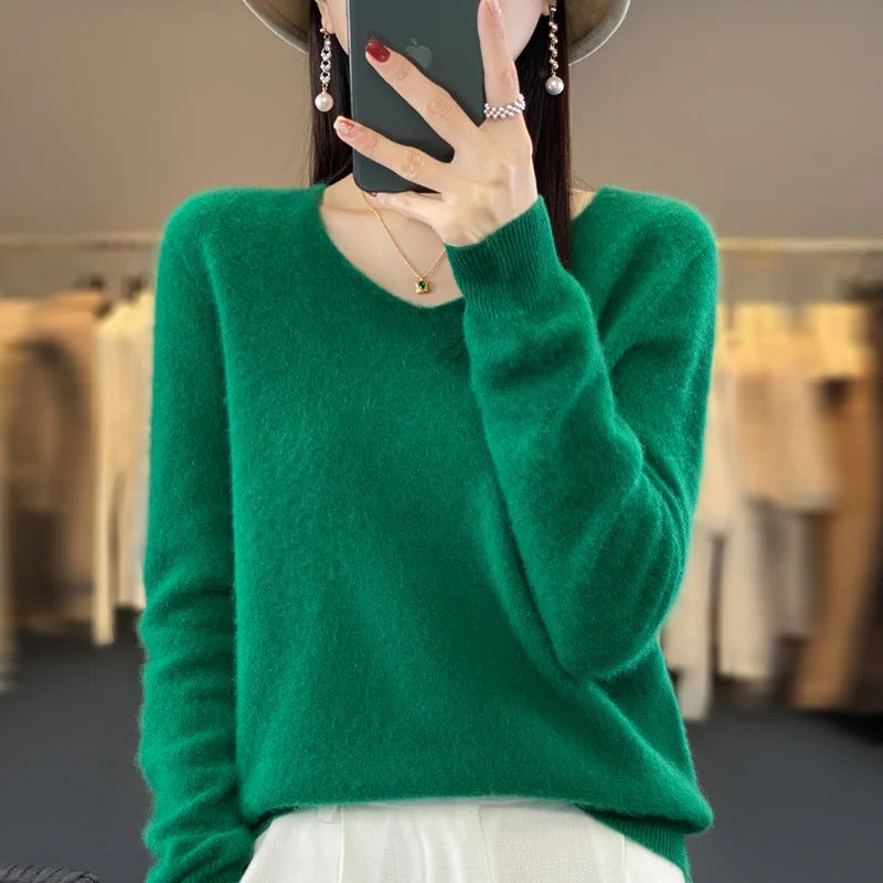 Lillian v neck wool sweater – image 4