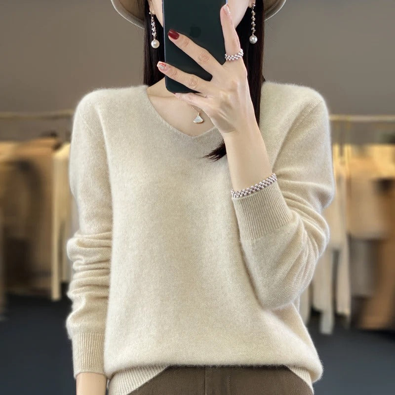 Lillian v neck wool sweater – image 6